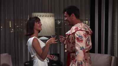 - I see what you mean.
- See? - Sex and the Single Girl