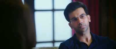 I even sent you a message.
- [Phone chimes] - Shaadi Mein Zaroor Aana