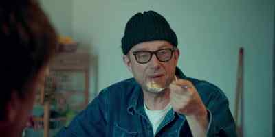 I shall unselfconsciously
put this fishcake into my mouth. - blur: To the End