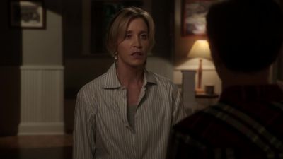 I... SHOULD GO GET DINNER
READY. - Desperate Housewives