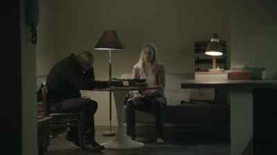 - I should have left you two alone.
- No, we have to work. - The Bridge