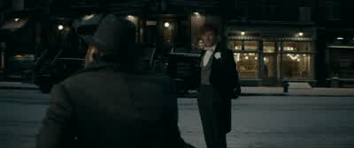 I should probably, um... - Fantastic Beasts: The Secrets of Dumbledore