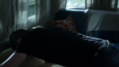 [Siobhan panting]
Please. Please. - Banshee