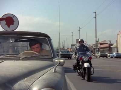 [Siren Approaching] - Columbo
