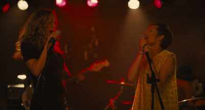 I sit by and watch the river flow - Hollywood Stargirl
