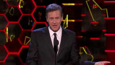 I was sitting in a bar
with Bruce - Comedy Central Roast of Bruce Willis