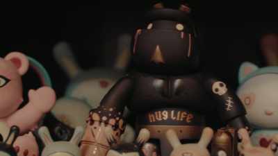 I was so honored to make a really
badass Hellboy figure, but make it my own. - Mike Mignola: Drawing Monsters