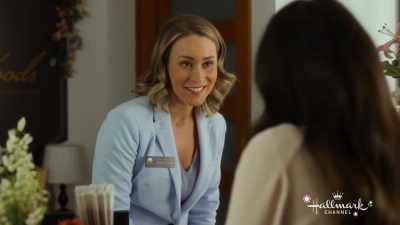 I solved
her bridesmaid dress problem, - Right in Front of Me