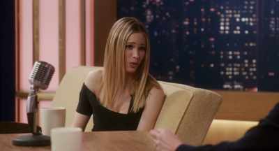 - I... sorry?
- Hug you? - Late Night