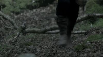 (Splashing footsteps,
churning water) - Vikings