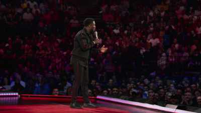 I started farting and burping.
[makes farting noises] - Kevin Hart: Irresponsible