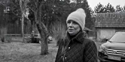 I stood outside the courts with a candle
when it was necessary, - Green Border