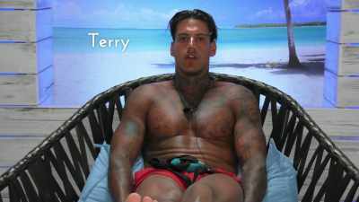 I struggle to spell English
words alone - Love Island