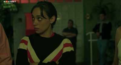 - I swear. Ask the kids...
- They can't even talk. - Huesera: The Bone Woman