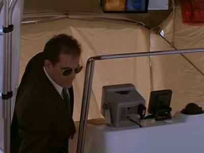 - [Sydney] He's not there?
- How? - The Pretender