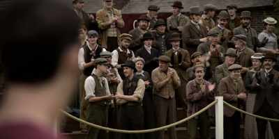 I take the central spot, you play wide. - The English Game