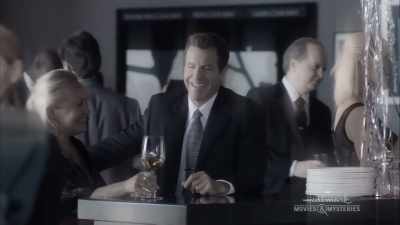 I was taking orders and Gina
was running drinks from the bar. - Chronicle Mysteries: Recovered