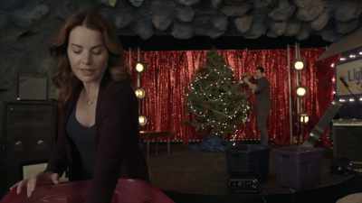 I talk in front of
a crowd every night. - Christmas Stars