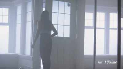 ♪ and I tell my friends ♪ - Let's Get Physical