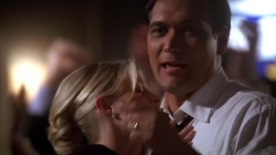 - Thank you.
- You're welcome. - The West Wing