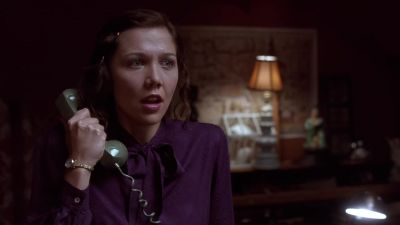 I The phone is ringing - Secretary