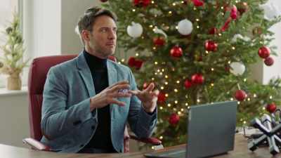 I think a wall would be
a good middle ground - Six Degrees of Santa