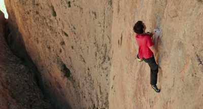 I think all the soloing he's
done has trained his mind. - Free Solo