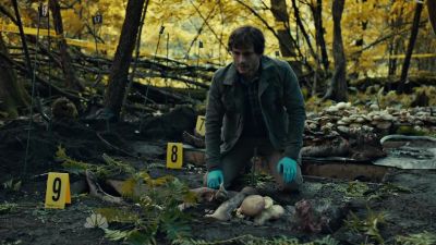 - I think your family's leaving.
- We drove separately. - Hannibal