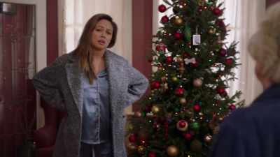 I think he's really gone.
Like, gone gone. - Christmas Unleashed
