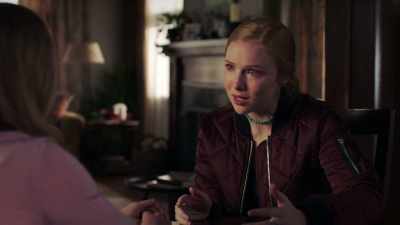 - I think I can help you. - The InBetween