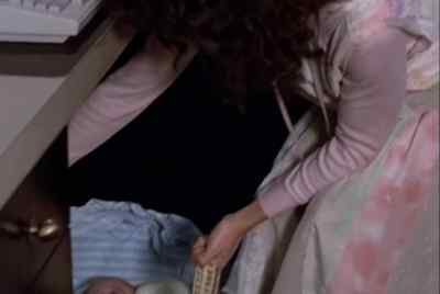 I think I need to talk to someone
about a maternity leave. - Moonlighting