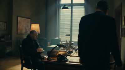 I think that if we looked inside
your bag that we would find, - Maigret in Montmartre
