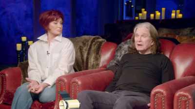 - I think it's either a satellite or space junk.
- [electrical buzzing] - The Osbournes Want to Believe