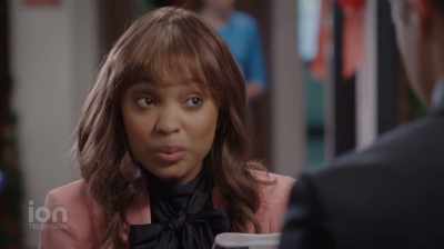 I think Lauren
really likes you. - A Royal Christmas Engagement