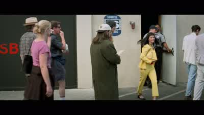 Holy shit Silent Bob It's that TV news chick Connie fuckin' ChungHey Connie how's MauryDude I think she likes me See how she's lookin' at me - Scream 3