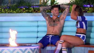 I THINK MAYBE IT'S THE WAY
PEOPLE APPROACH THINGS, MAYBE - Love Island
