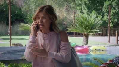 I think he might be dangerous.
Okay. - The Wrong Mr. Right