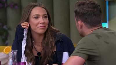 >> I THINK MY STRUGGLE IS
OPENING UP REALLY A LOT, OR AT - Love Island