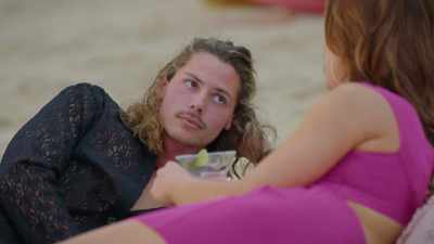 I think he seems very free-spirited.
I like that about him.
It's different. - FBOY Island NZ