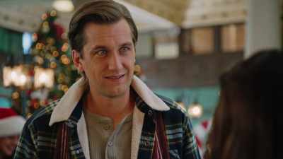 I think that she may
have a crush on you, too. - The Jinglebell Jubilee