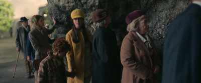 I think she's nice.
So is her clothes. - The Miracle Club