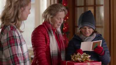 "I think someone special
wanted you to have this." - Toying with the Holidays