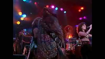 I think Steven's philosophy
about a band is it's a club. - Stevie Van Zandt: Disciple