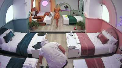 I THINK THIS IS GOING TO GO THAT
CONCENTRATION TIME, JUST REALLY - Love Island
