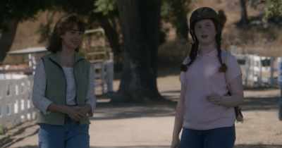 -I think, um, my mom's here.
-To have that versatility would be good. - Horse Girl
