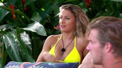 >> I THINK WE ARE ON THE SAME
PAGE. - Love Island