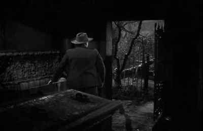 I think we'd better go back
to the office, Doctor,
while you do some explaining. - Son of Dracula