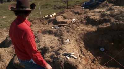 I THINK WE'RE UP TO RIGHT AROUND
30 KNOWN BONES NOW. - Dino Hunters
