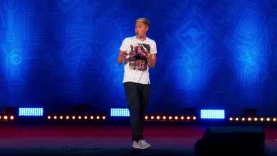I think it would be tender, you know?
My mum and dad love each other. - Russell Howard: Recalibrate