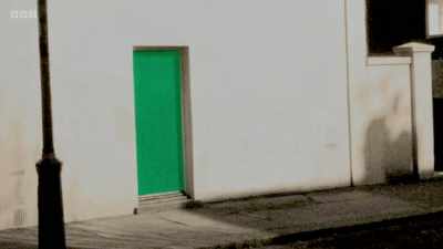 I think it would be wonderful
if there's a blue plaque. - Gateways Grind